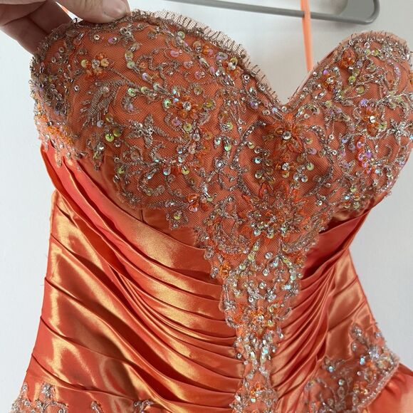 MARY'S FORMAL QUINCEANERA/PROM DRESS Sz 8 Beaded - Picture 9 of 16